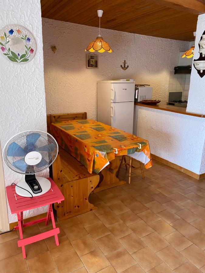 Location 5 Personnes Sant Ambroggio Cocody Village ลูมิโอ ภายนอก รูปภาพ